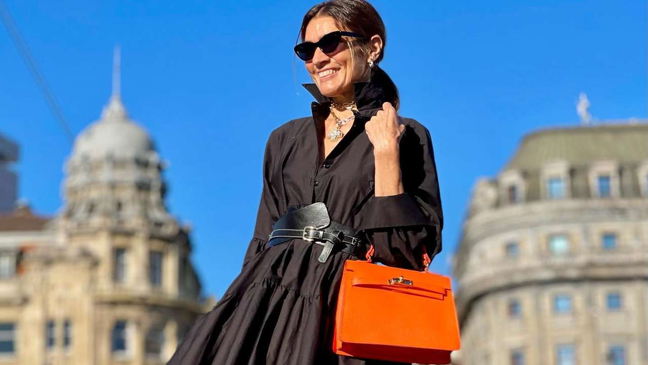 Massimo Dutti rebaja 5 botines negros de piel con tacón sensato para llevar con vestidos holgados en primavera
