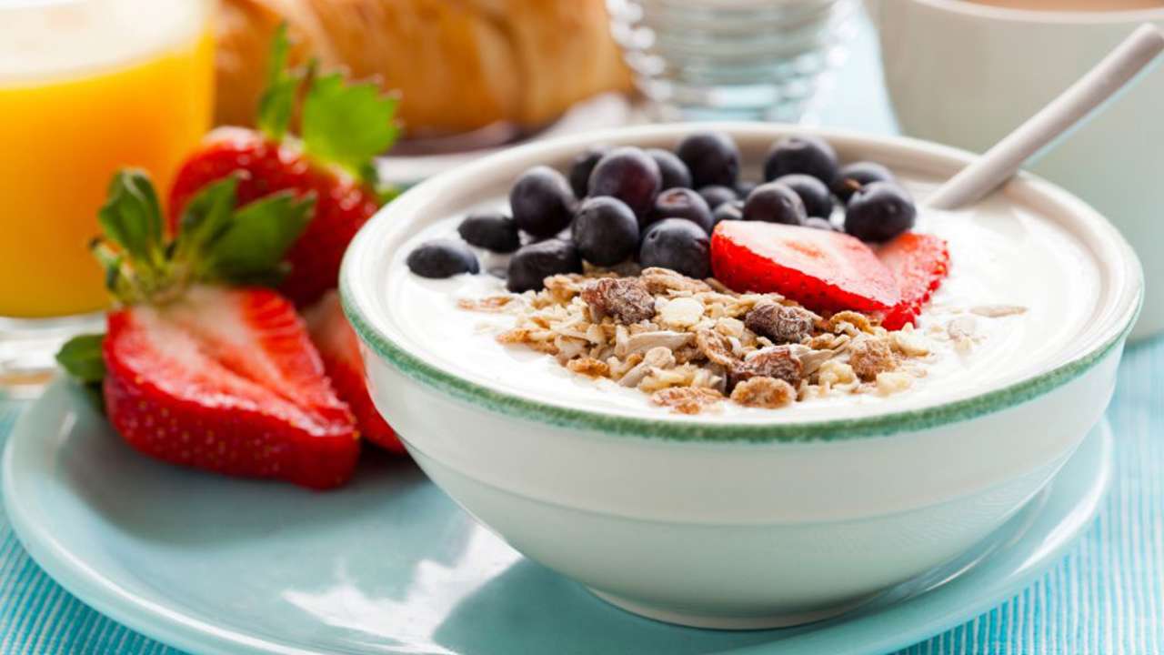 Soy nutricionista y JAMÁS recomiendo estos alimentos "sanos" para desayunar porque no ayudan a perder peso