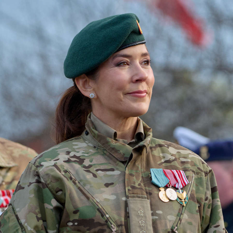 Mary de Dinamarca vuelve a vestirse de militar: todos los detalles de la cita en la que lucirá uniforme