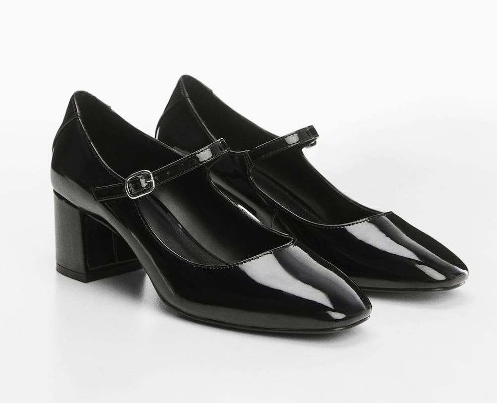 Zapatos negros con tacón 