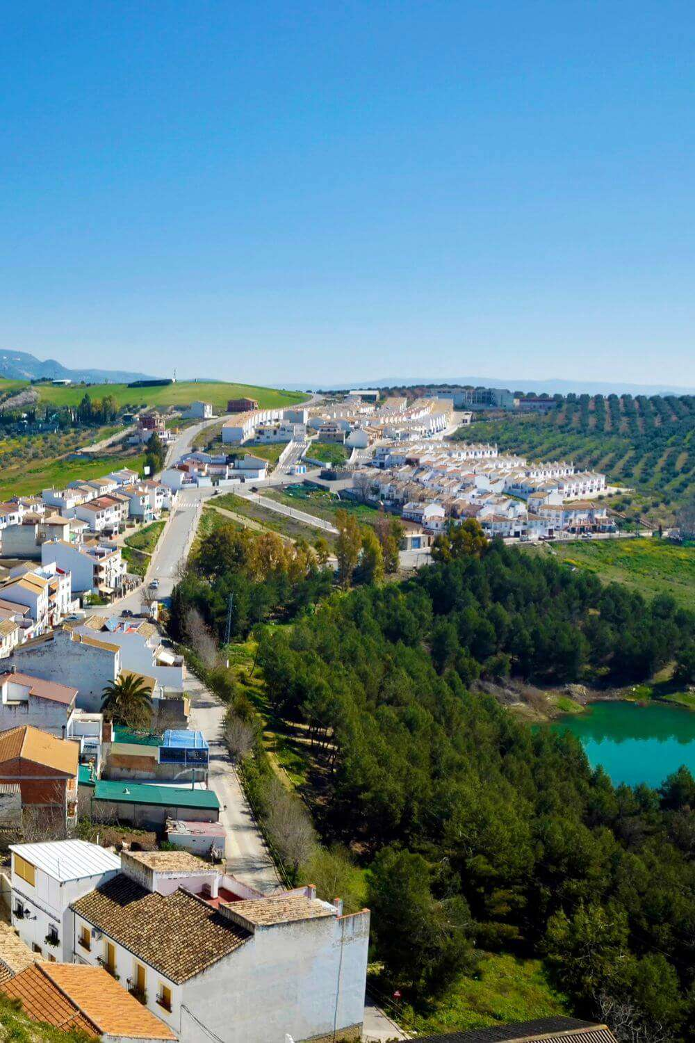pueblos feria de abril Iznájar (Córdoba)