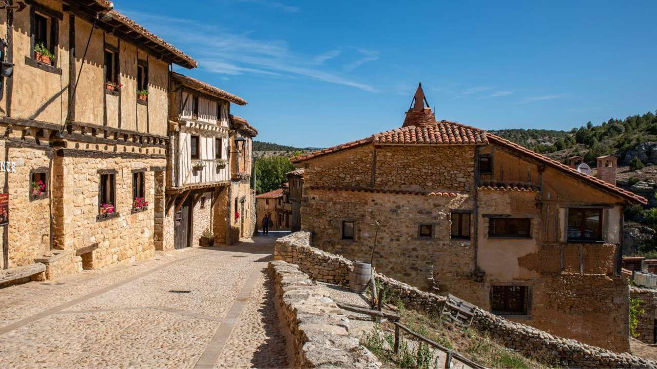 Los 10 pueblos más tranquilos y bonitos de España para huir de la multitud