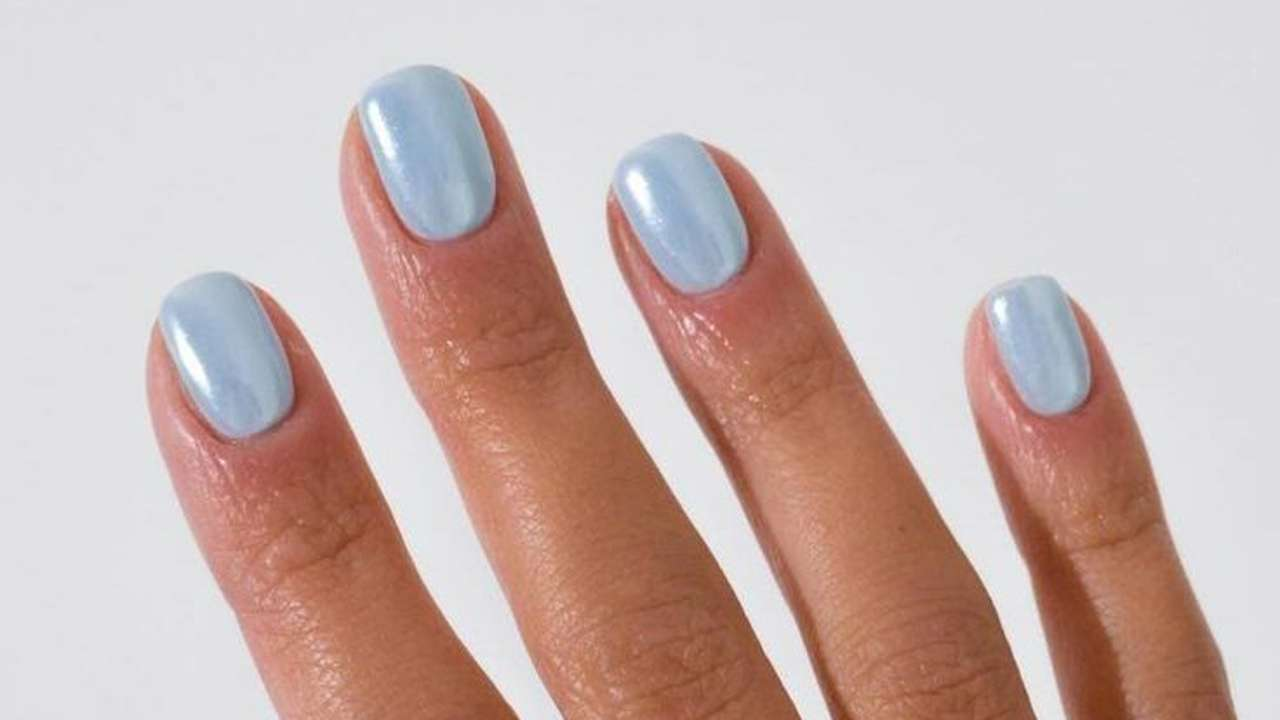 5 colores de uñas para abril que no son los típicos: elegantes y perfectos para uñas cortitas
