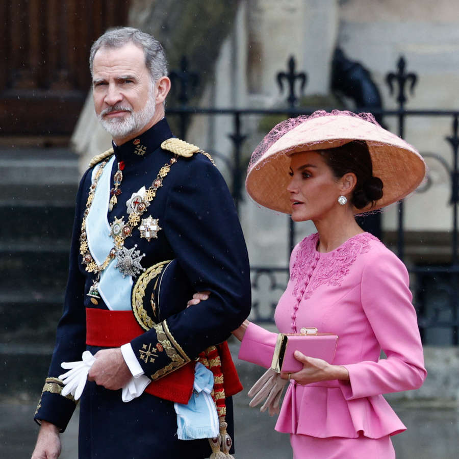 Las 5 razones (o excusas) de peso que tienen Felipe VI y Letizia para no ir a ninguna boda