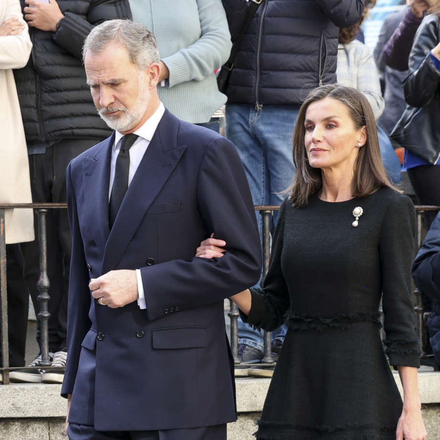 El acercamiento de Felipe VI y Letizia con la familia real por el motivo más triste: así ha sido el reencuentro