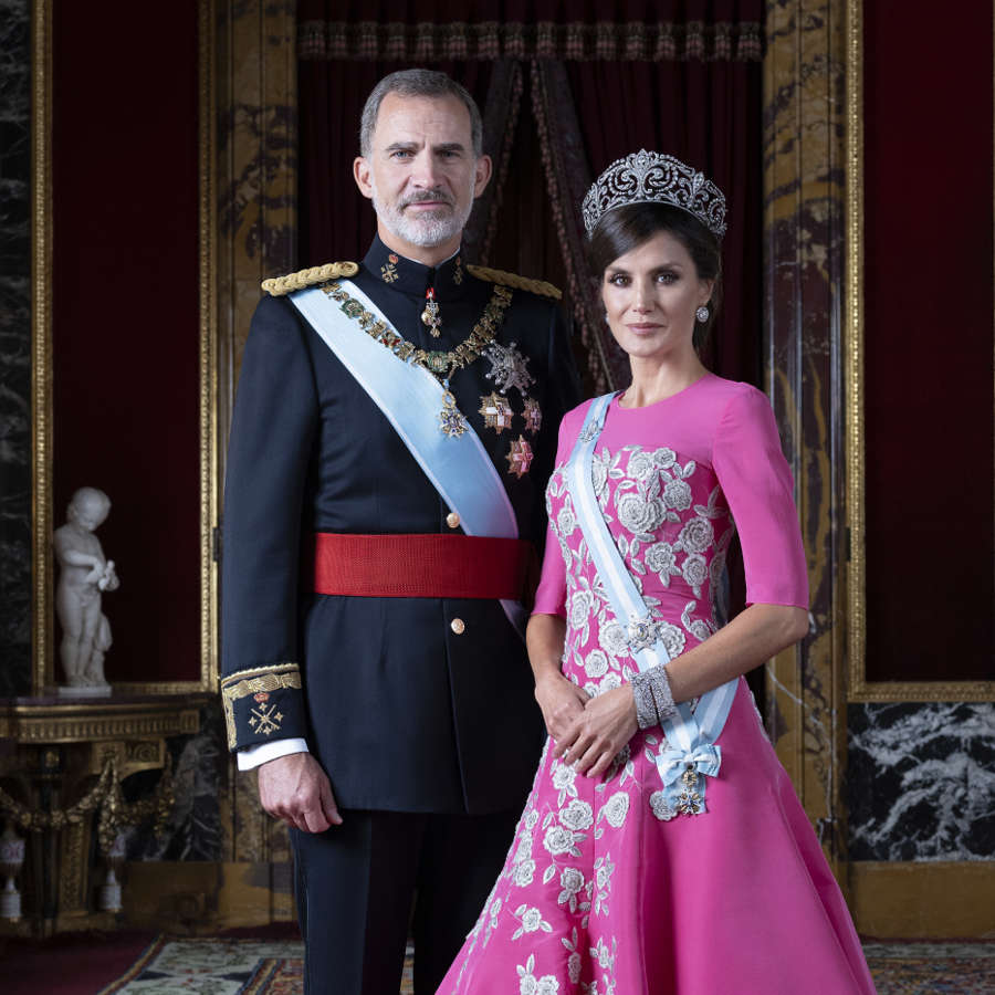 Retrato oficial de Felipe VI y Letizia