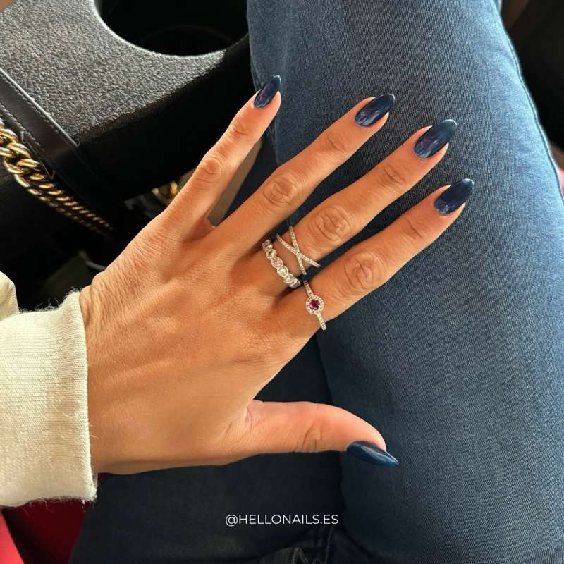azul verdoso uñas