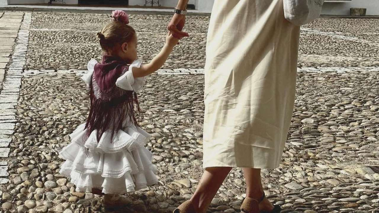 Claudia Osborne presume de su hija mayor, convertida en una adorable flamenca