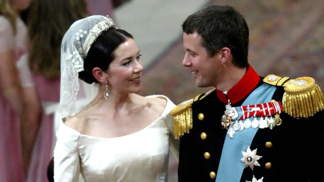 De Letizia vestida de Caprile a la capa rosa de la infanta Elena: estas fueron las 9 invitadas mejor vestidas de la boda de Mary Donaldson y Federico de Dinamarca