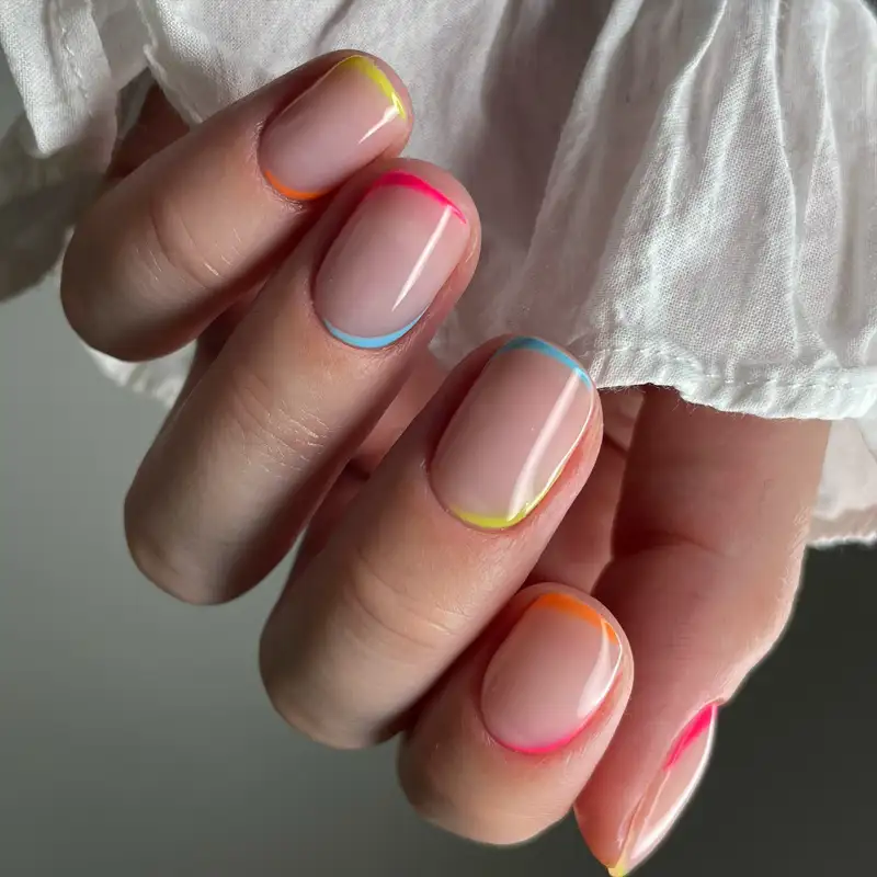 diseños de uñas elegantes que son tendencia en 2024 Francesas dobles