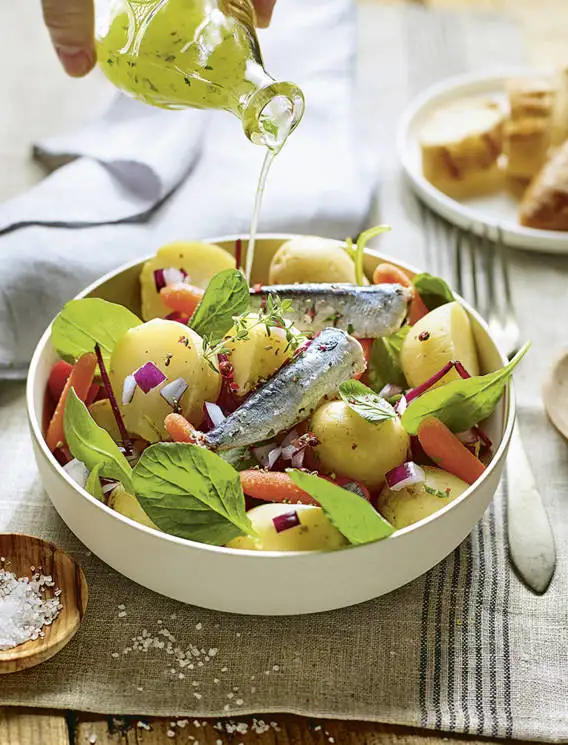 Ensalada de patata con sardinas