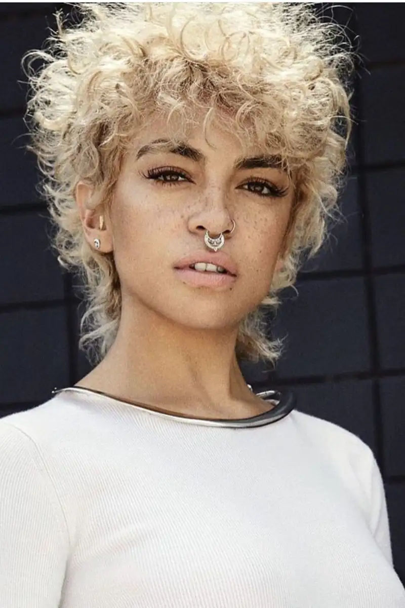 6 Cortes Mullet Para Pelo Rizado En Tendencia Que Definen Los Rizos Y 6 Cortes Mullet Para Pelo Rizado En Tendencia Que Definen Los Rizos Y