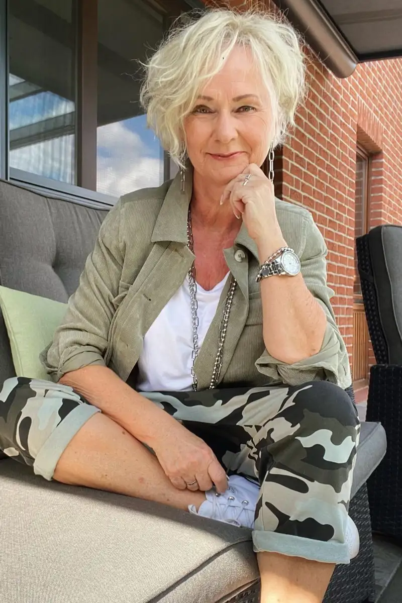 Cortes de pelo pixie para mujeres de 60 años: Bixie