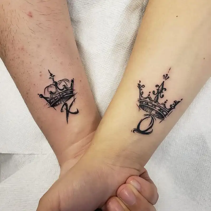 tatuaje corona mujer