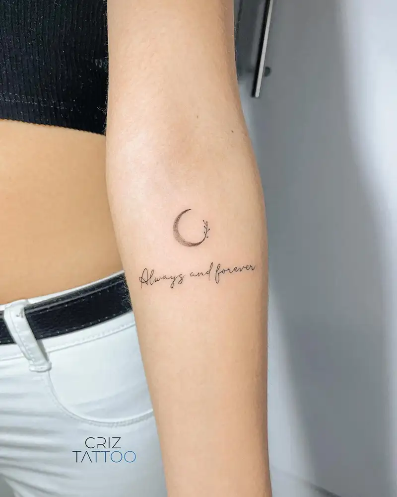 tatuaje mujer luna