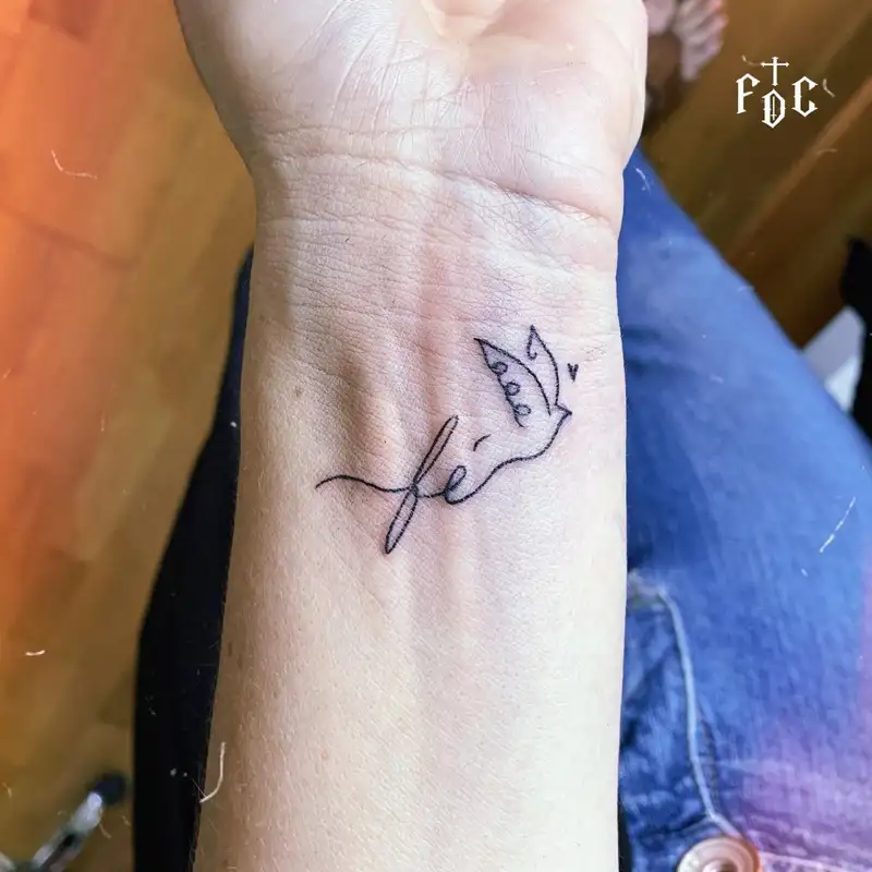 tatuaje paloma mujer