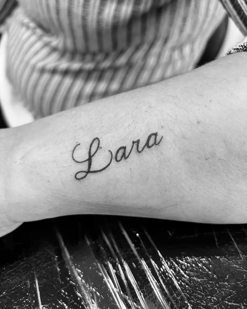 tatuajes mujer nombre