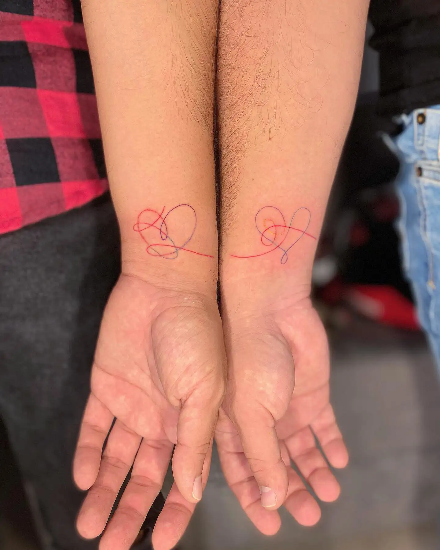 Tatuajes para parejas pequeños corazones