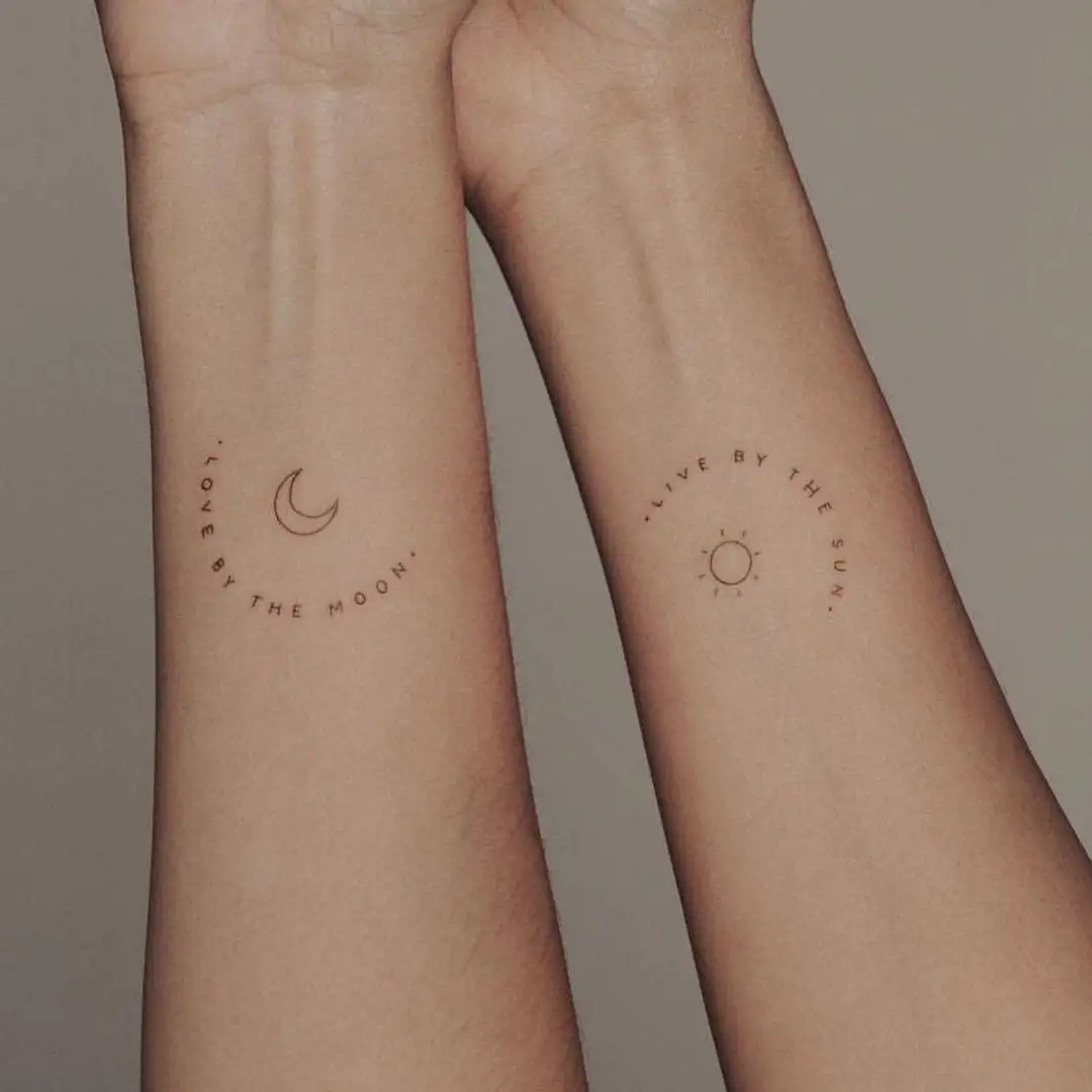 Tatuajes pareja pequeños sol y luna