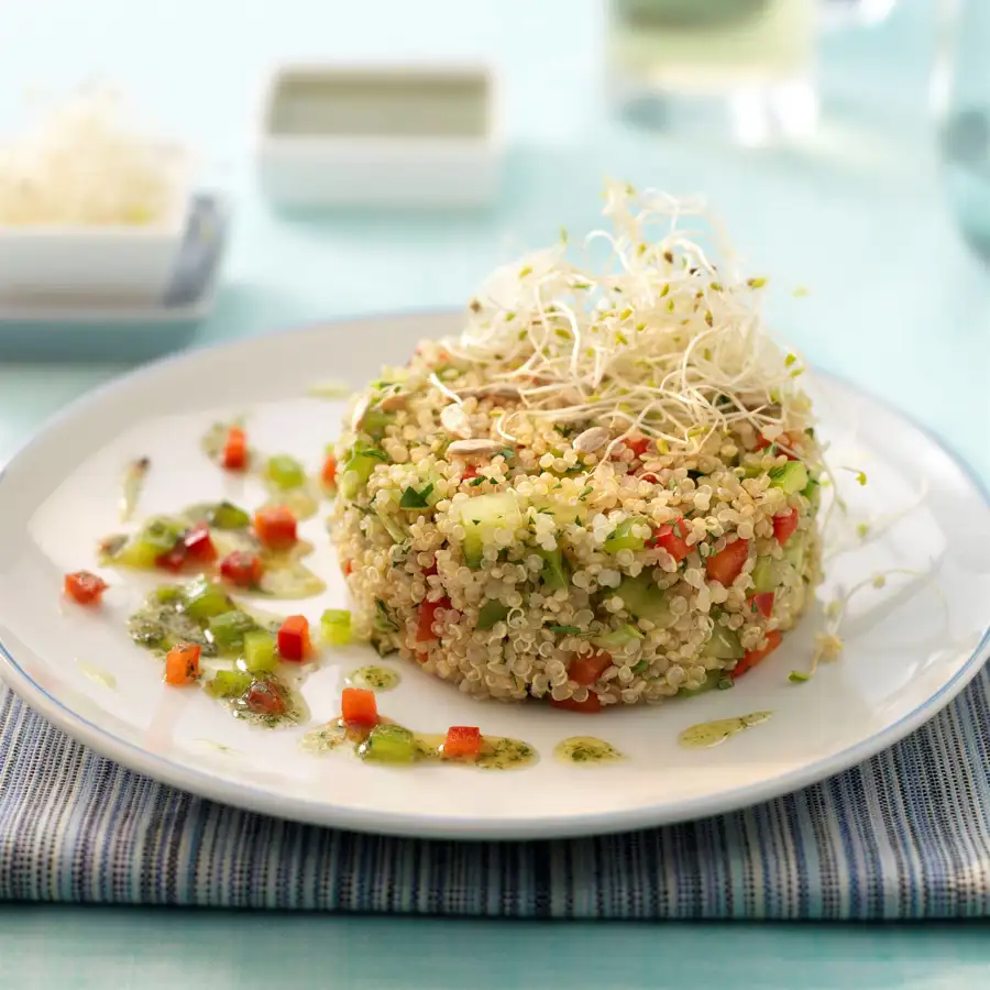 8 ensaladas de quinoa deliciosas, saciantes y con pocos ingredientes
