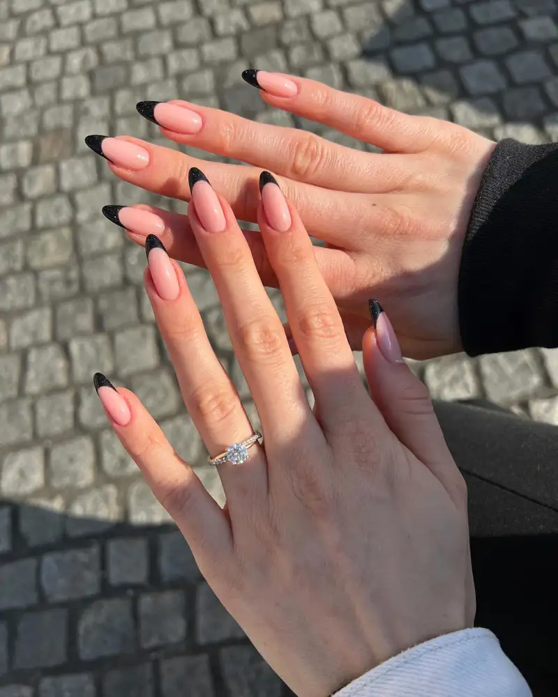 uñas para vestido rojo Francesas negras 