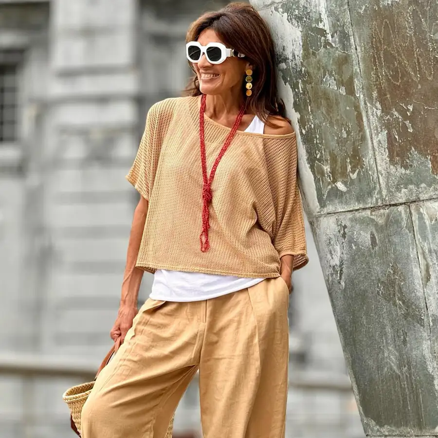 Olvídate de las bermudas: 10 pantalones beige de Zara holgados, fresquitos y mucho más elegantes