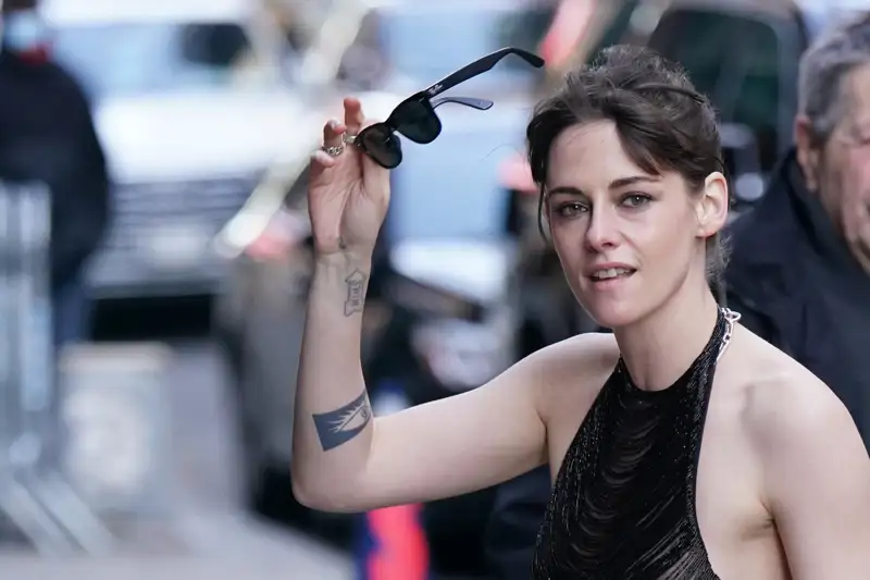 como quitar las ojeras Kristen Stewart