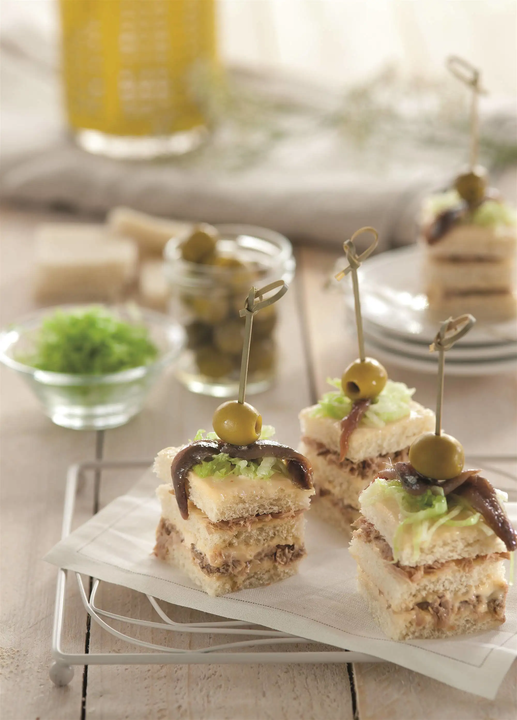 Pastelitos de atún y anchoas