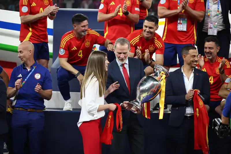 Infanta Sofía y Felipe en la final de la Eurocopa