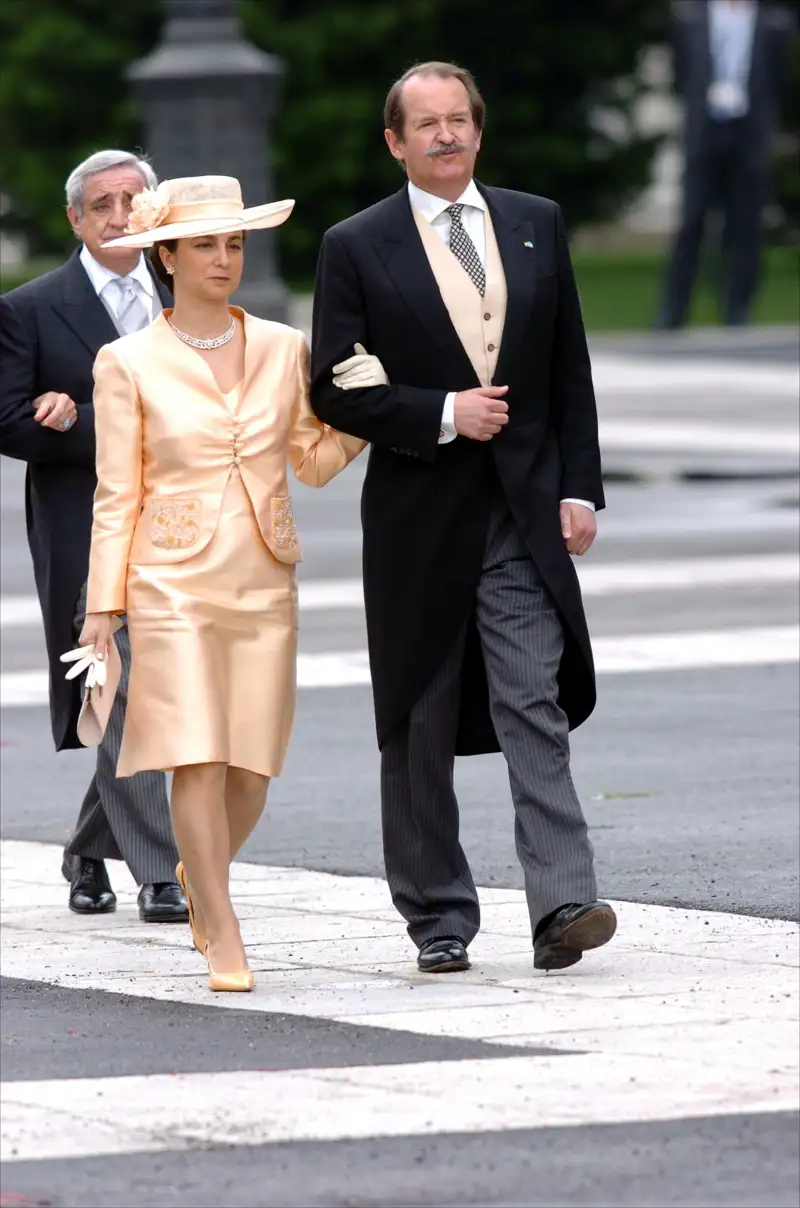 Duques de Braganza en la boda de Felipe y Letizia