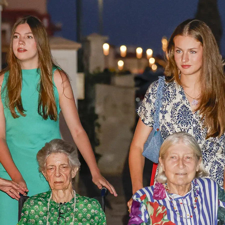 La tierna imagen de Leonor y Sofía en Mallorca: apoyo de su abuela y reflejo de Letizia ante la adversidad