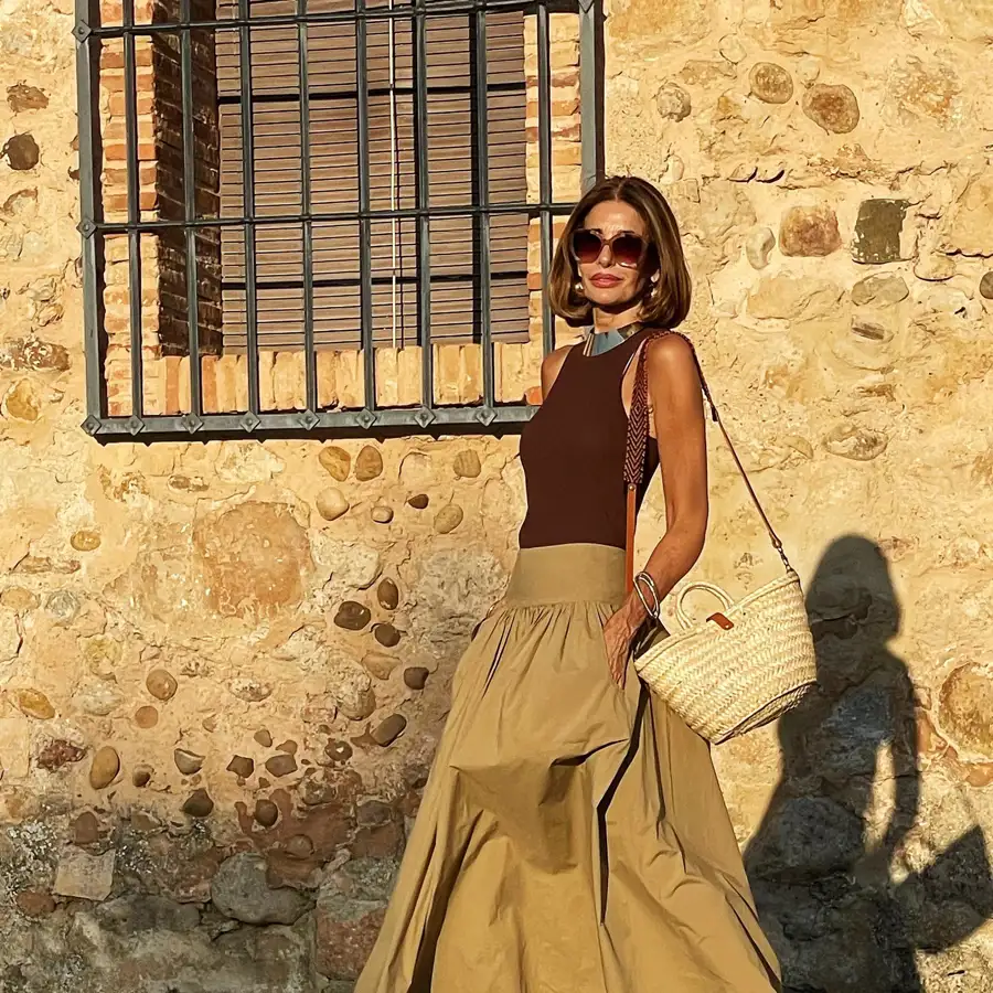 Ya es otoño en Zara: 7 faldas midi y largas con estampado boho elagante que llevaremos con botines y zapatillas  