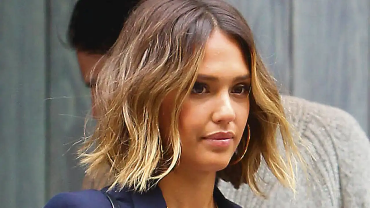 ideas peinados pelo ondulado jessica alba