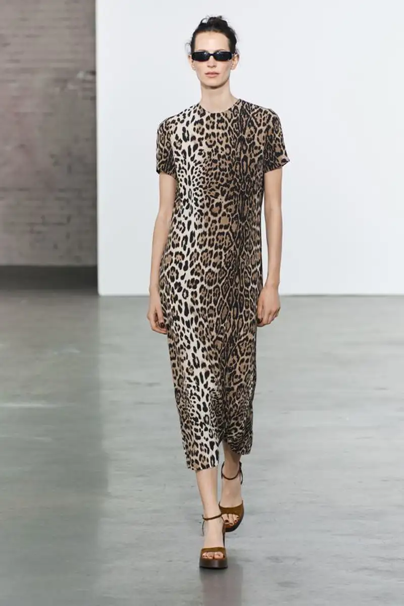 Vestido de leopardo de Zara 