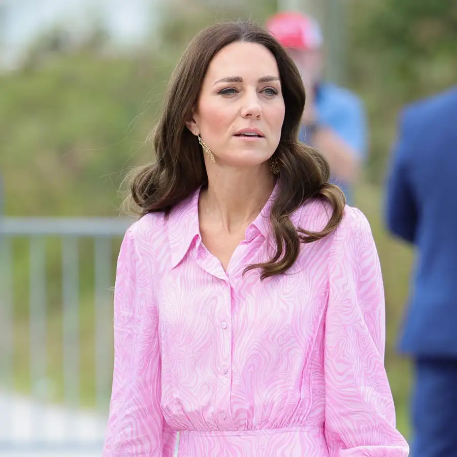 Kate Middleton rompe el protocolo en su última reaparición con sus hijos: pasada por agua y con mucho barro