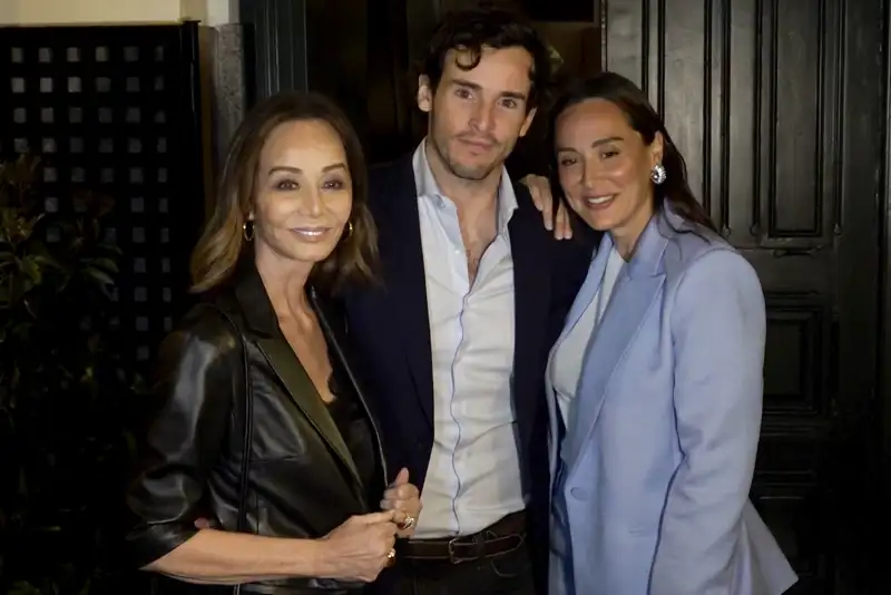 Isabel Preysler, Tamara Falcó e Íñigo Onieva