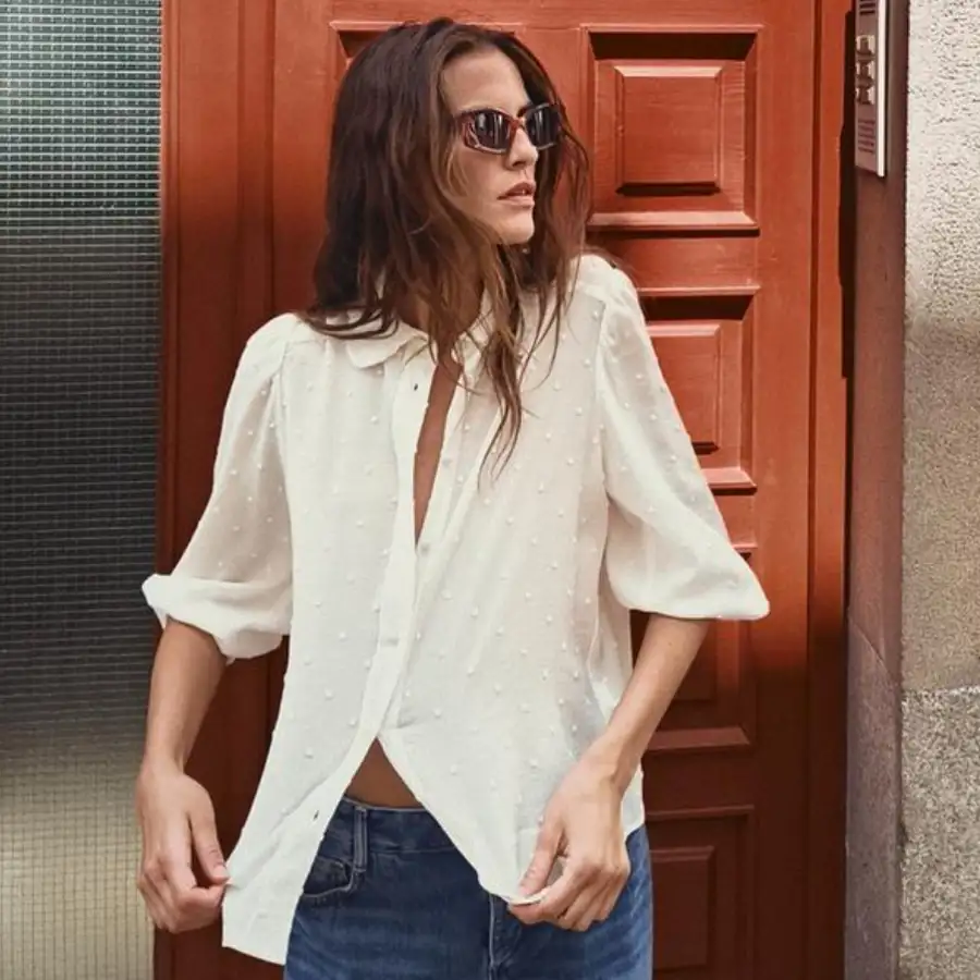 10 blusas de Zara con toque boho para llevar con pitillos este otoño: son elegantes y holgadas