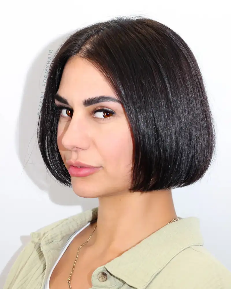 cortes de pelo corto para mujer 2024 Jawline Bob 