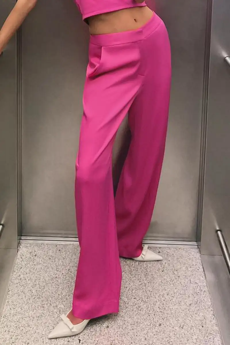 regular fit fluido pantalones de mujer que nunca pasan de moda y a que figuras favorecen