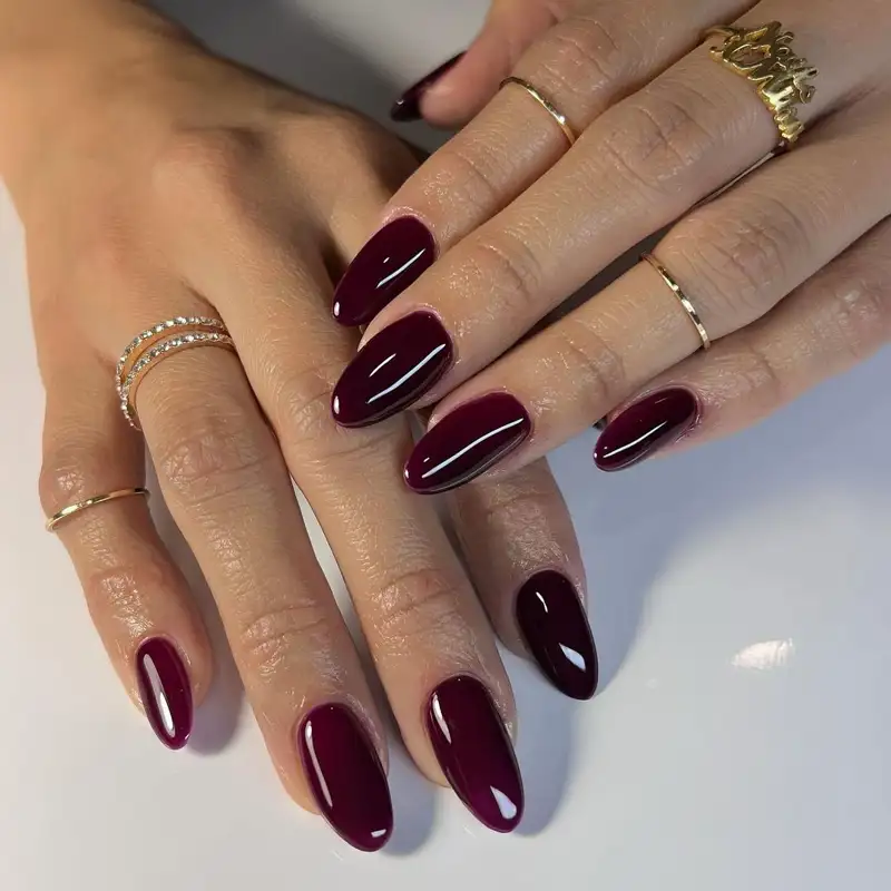 Uñas 2024: cherry nails