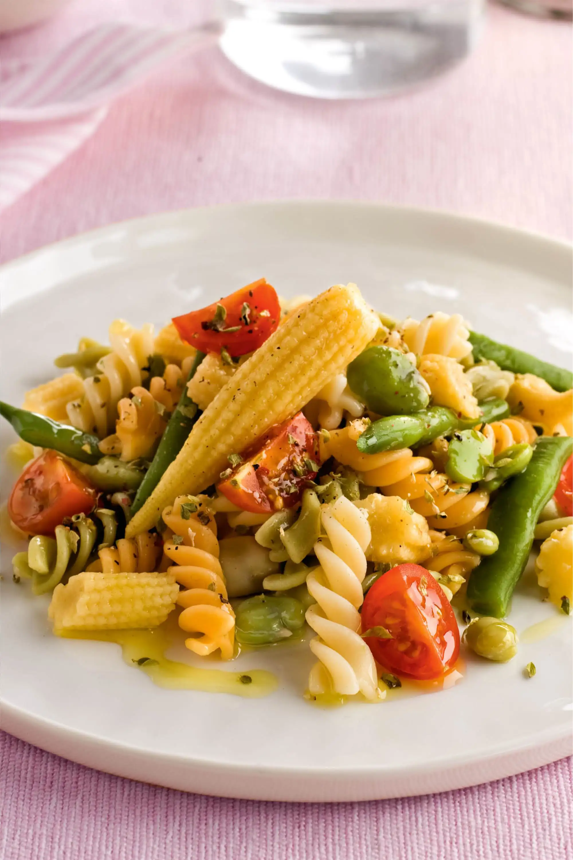 qué hacer de comer ensaladas de pasta espirales verduras encurtidos