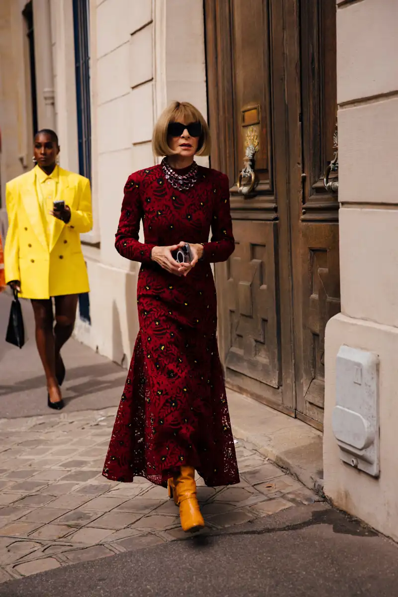 anna wintour vestido camisero botas 04