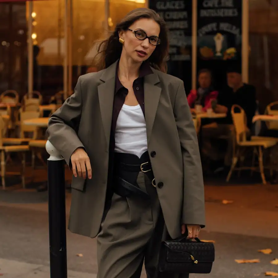 Las mujeres de 50 años ya no llevan chaquetas joya: 10 blazers gustosas de H&M para vestir elegante en Otoño/Invierno