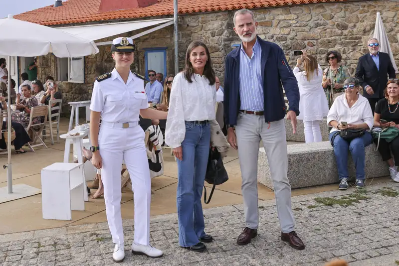 los reyes y Leonor en Galicia