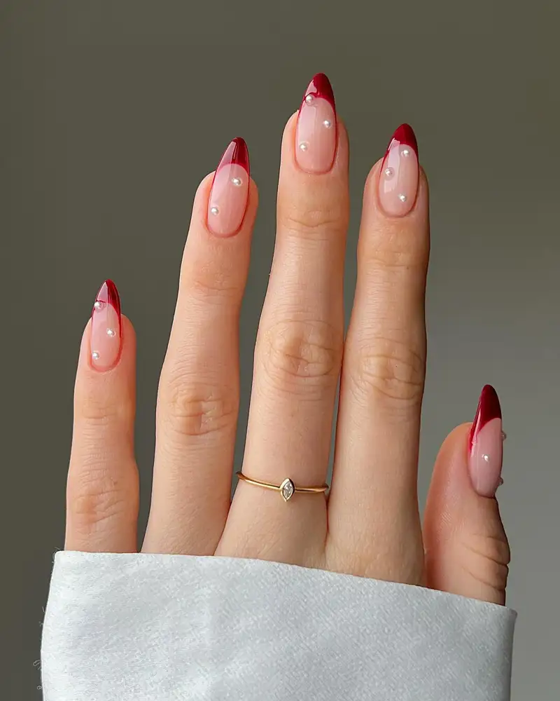 uñas rojas decoradas elegantes Con miniperlas