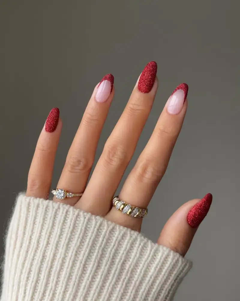 uñas rojas decoradas elegantes Con purpurina