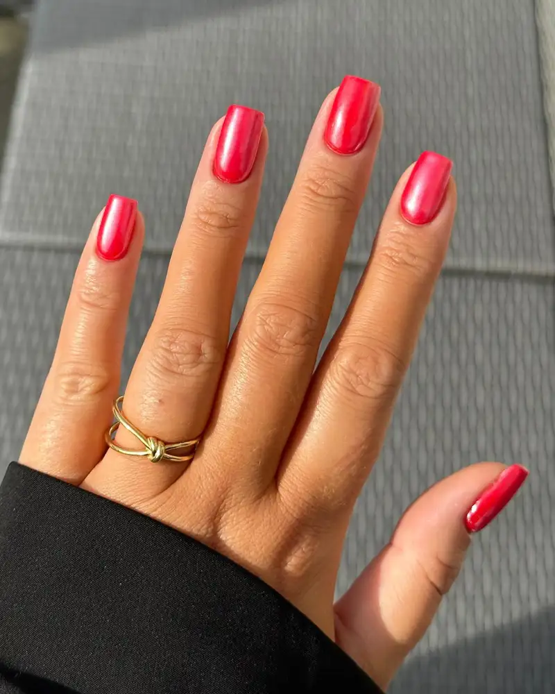 uñas rojas decoradas elegantes Cromadas