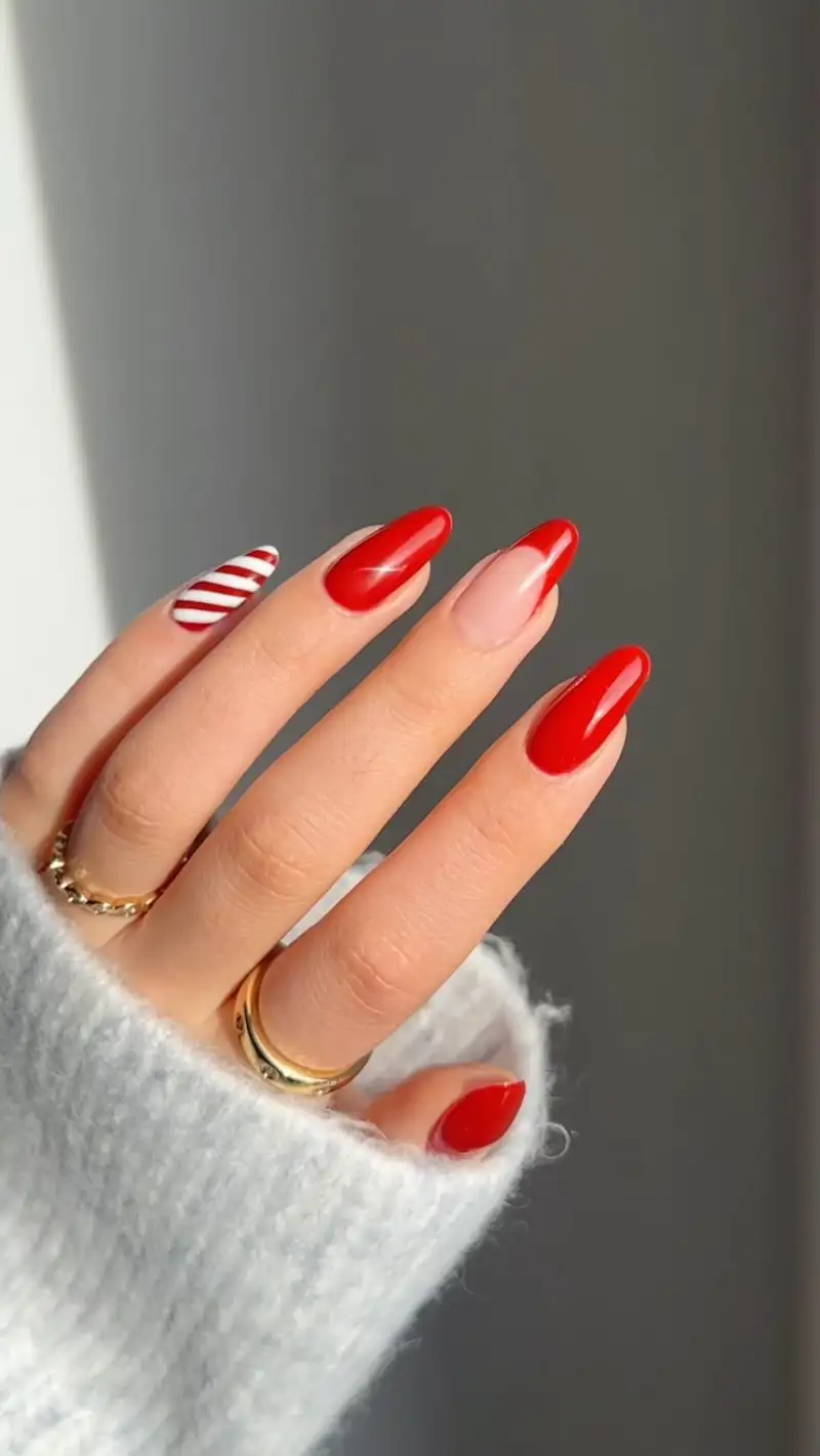 uñas rojas decoradas elegantes Navideñas