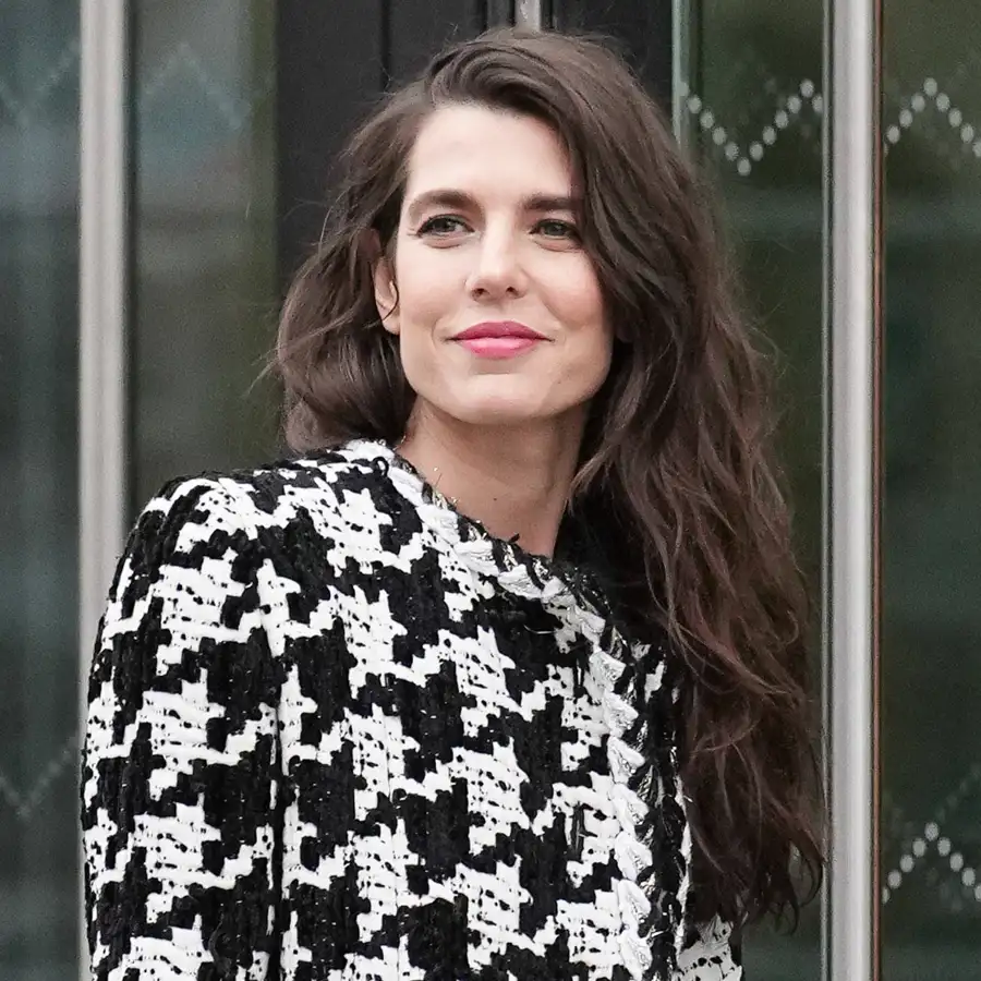 Carlota Casiraghi se suma al corte de pelo corto más elegante para mujeres +40: rejuvenece y da volumen