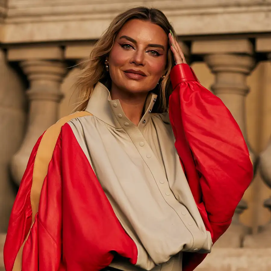 Foto secador de pelo modelo en París